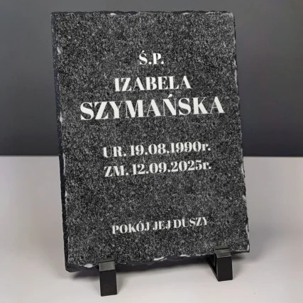 Dodatkowa tabliczka na pomnik z napisami