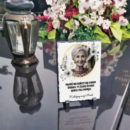 Granit ze zdjęciem Pamiątka po stracie żony na cmentarz