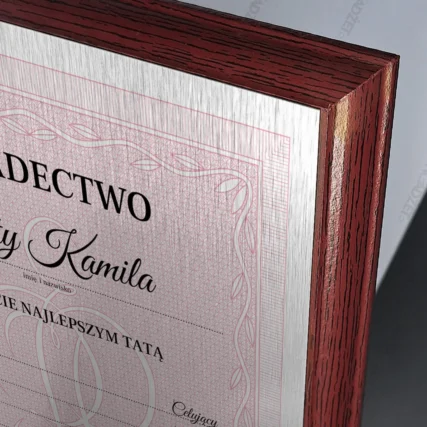 Personalizowane Świadectwo Dyplom dla taty ze srebrną blachą na drewnie